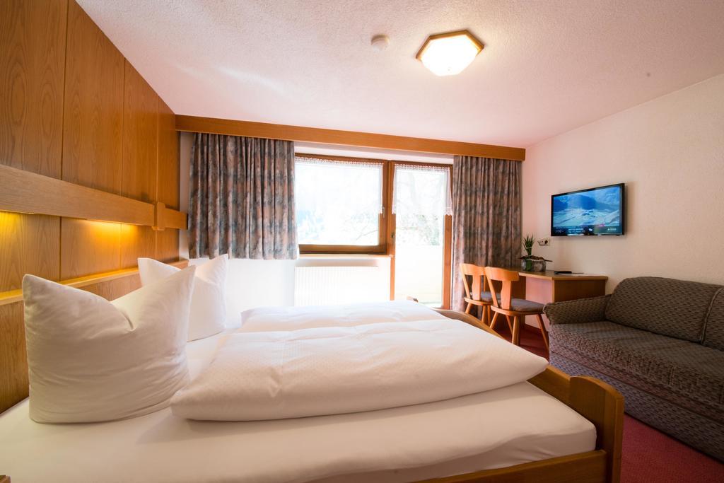 Hotel Garni Mathonerhof Ischgl Pokój zdjęcie